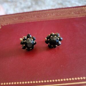Vintage Black Stone Stud earrings Gold accent Twist backs